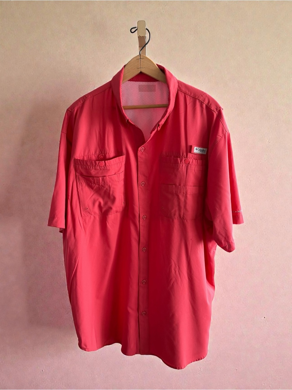 Columbia Men's Short-Sleeve Button-Down Shirt in Coral